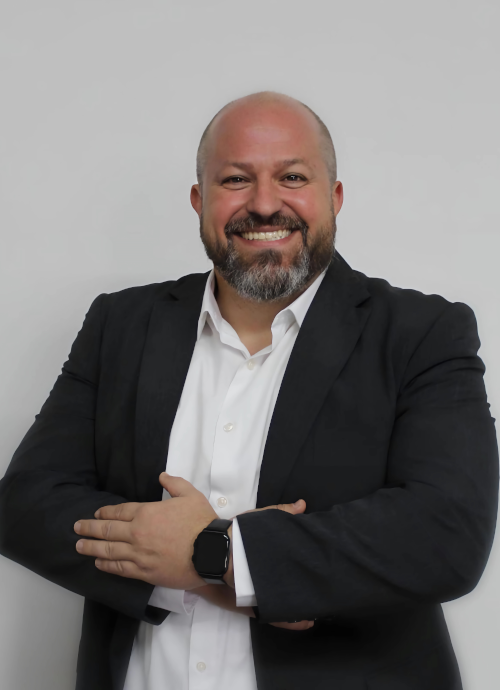 Foto da Chefe do NRE de Área Metropolitana Sul, Delton Adriano Gomes