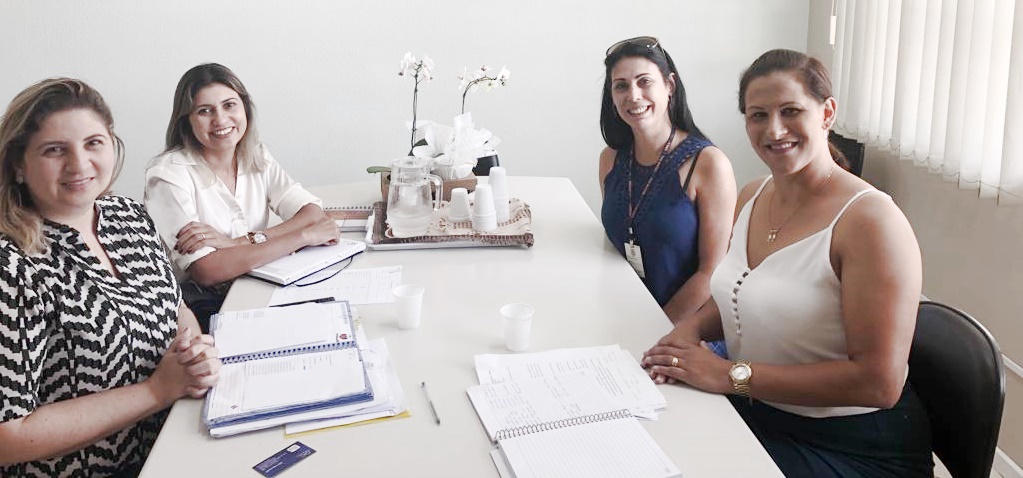Reunião técnica entre a Chefia do NRE AMSUL e a Secretaria de Educação do Município de Araucária.