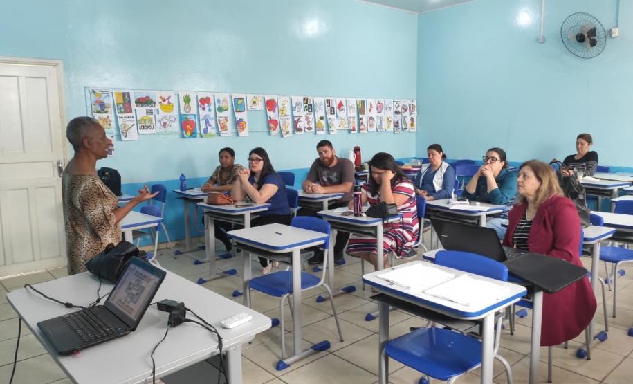 DEDI/SEED Visita Técnica Orientações: Diretrizes Curriculares Nacionais da Educação Escolar Quilombola