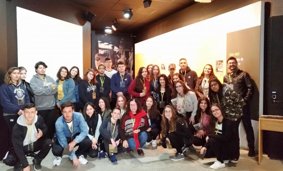 Exposição "Holocaustos: Morte e Resistência" - CE COSTA VIANA Visita dos alunos ao Museu do Holocausto
Curitiba/PR