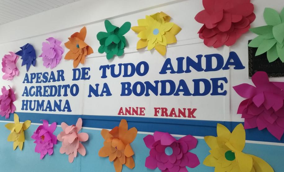 Exposição "Holocaustos: Morte e Resistência" - CE COSTA VIANA Exposição Holocaustos: Morte e Resistência
Trabalho Interdisciplinar de História e Sociologia